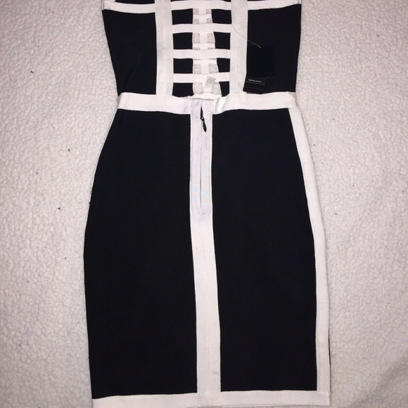 💋 BEBE Black And White Cage Bandage Dress M RARE 💋 - Picture 5 of 5